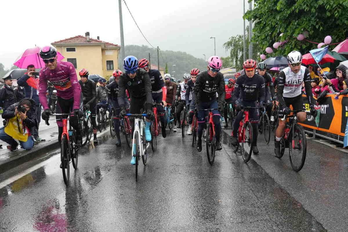 Готель Asd -Sport E Giovani Borgofranco d'Ivrea Екстер'єр фото